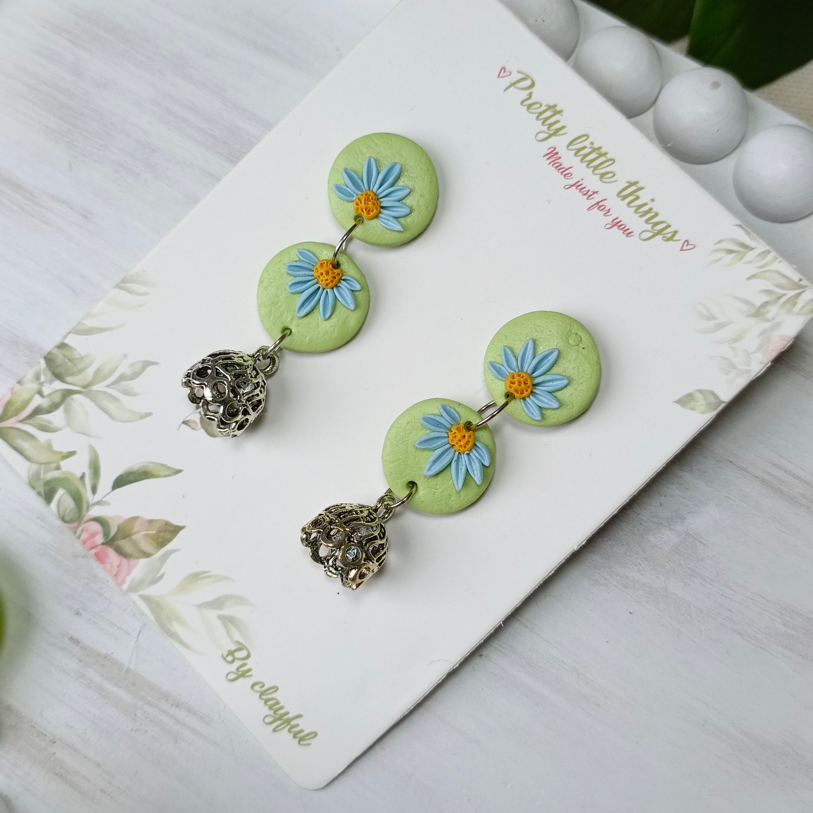 Clayful Mint Daisy Charms