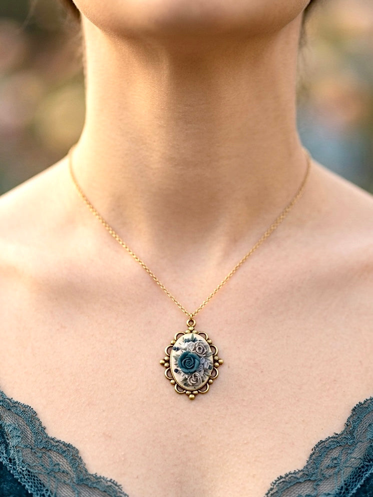 Clayful Ocean Pearl Rose Pendant Necklace
