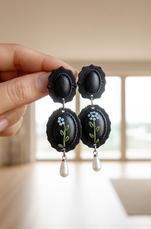 Elegant black earrings