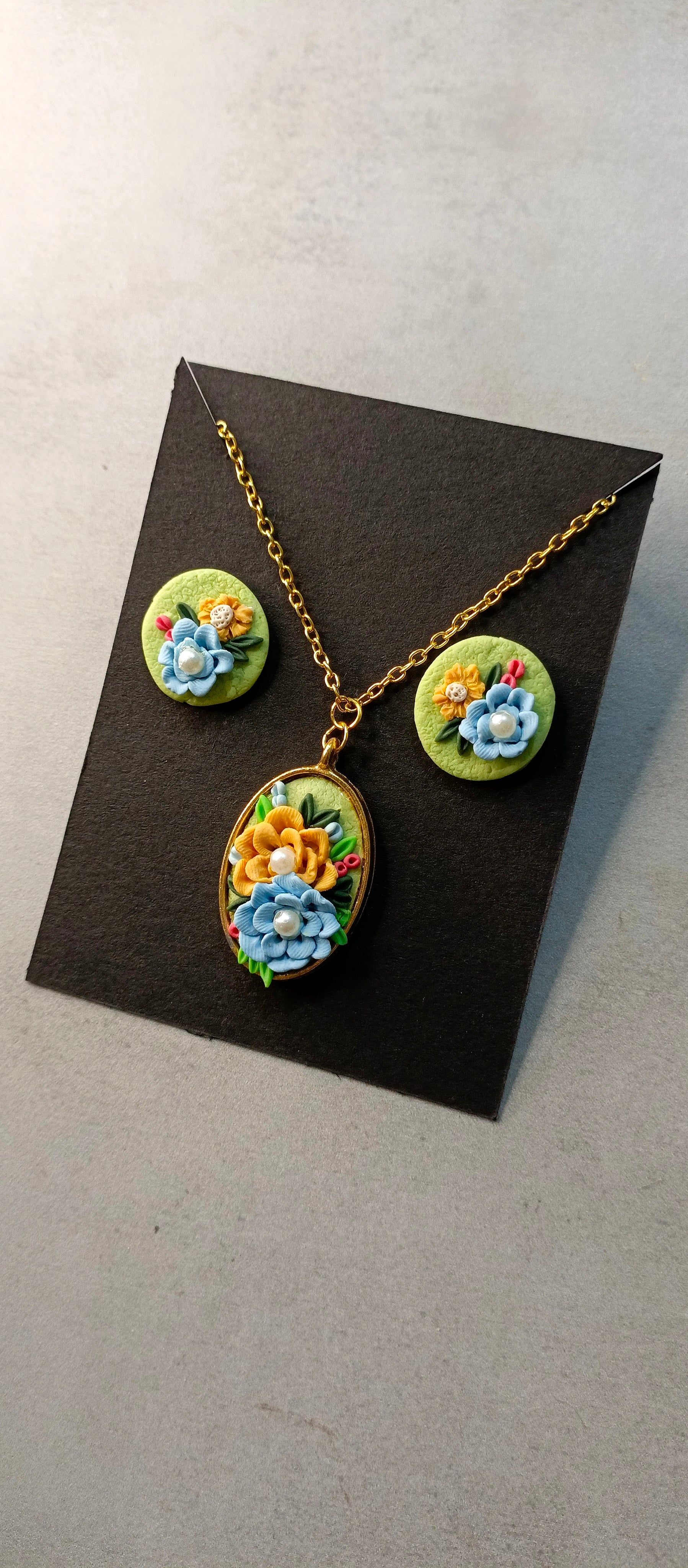 Clayful Meadow Bloom Pendant Set