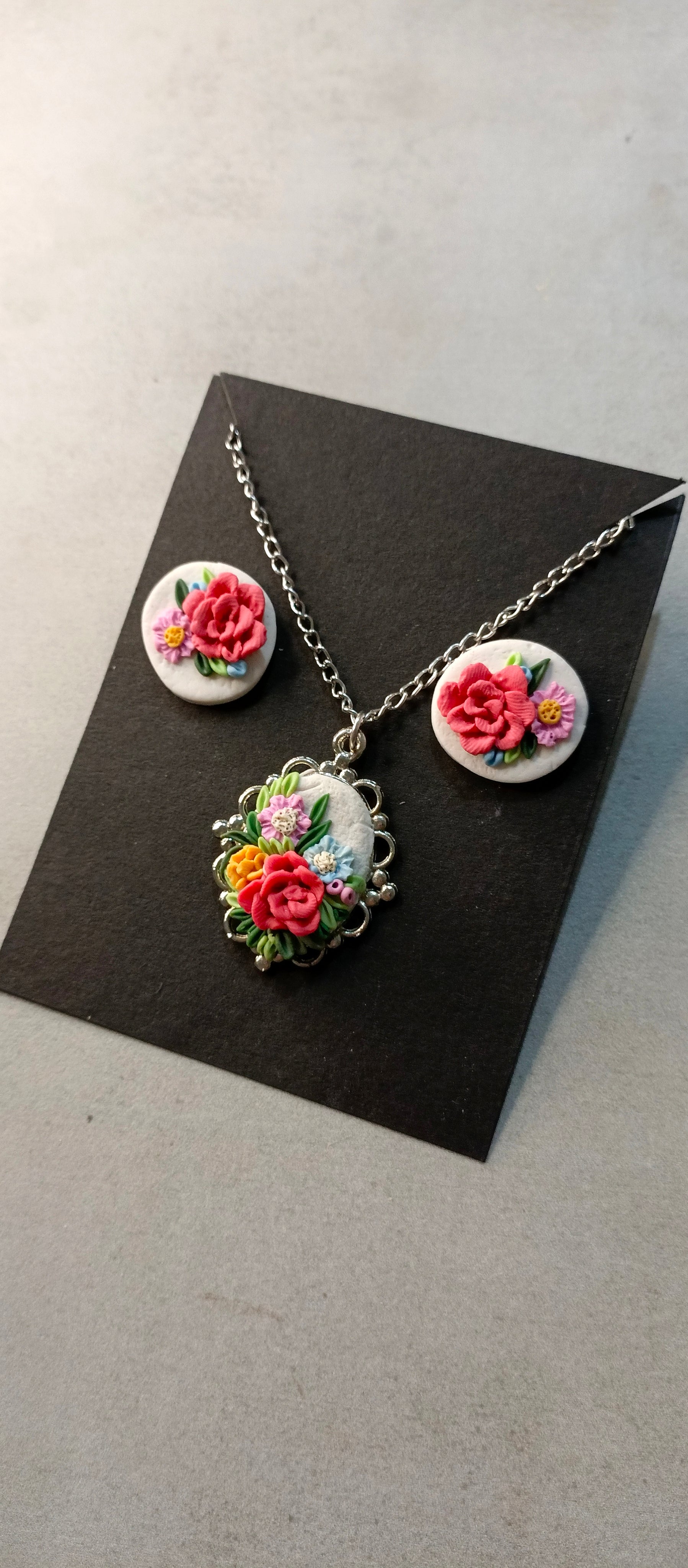 Clayful Scarlet Bloom Pendant Set