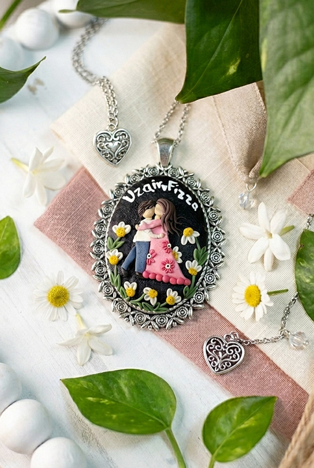 Couple pendant